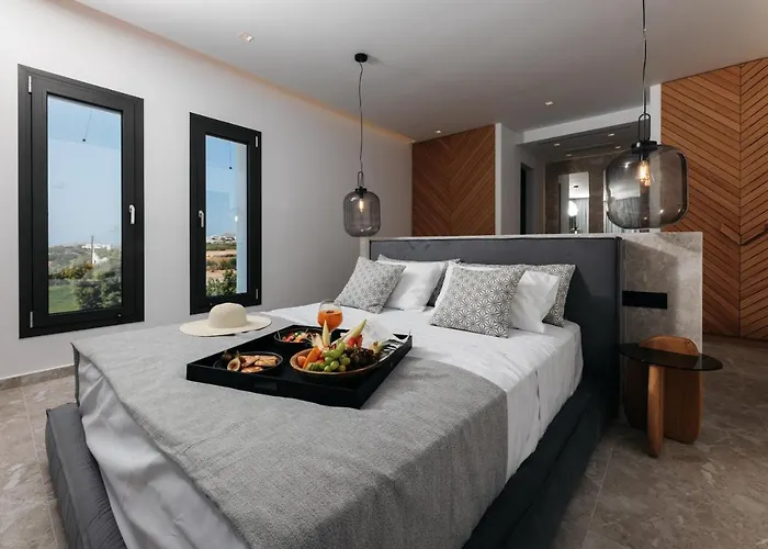 מלון Milestones Naxos 5*