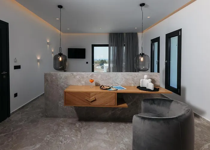 Milestones Naxos מלון 5*