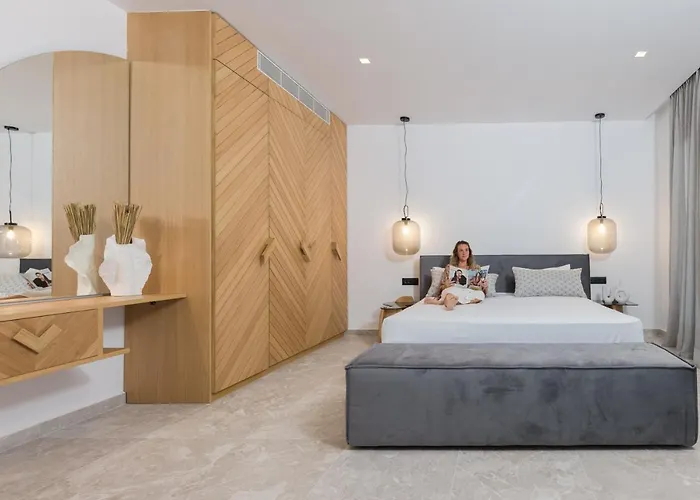 Milestones Naxos מלון 5*