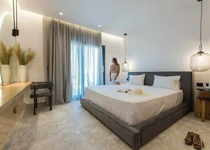 מלון Milestones Naxos 5*