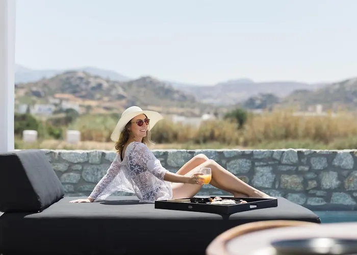 מלון Milestones Naxos 5*