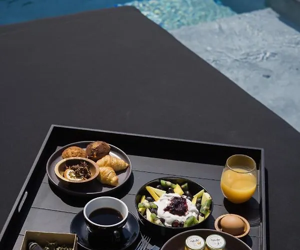 Milestones Naxos מלון Maragkas