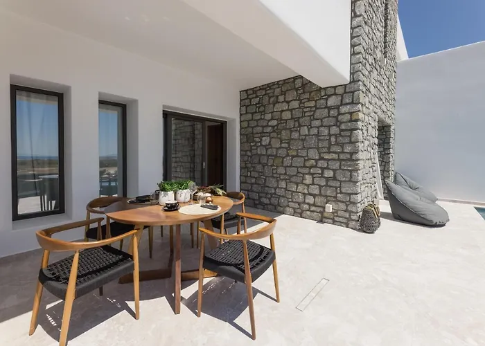 Milestones Naxos מלון 5*