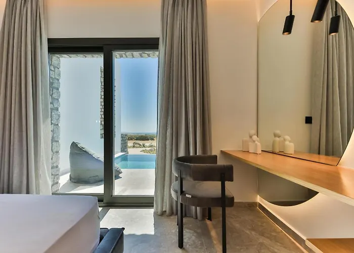 Milestones Naxos מלון 5*