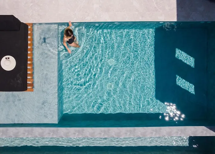 Milestones Naxos מלון 5*