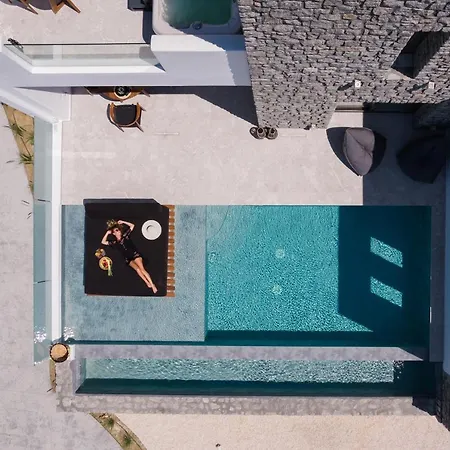 Milestones Naxos Maragkas